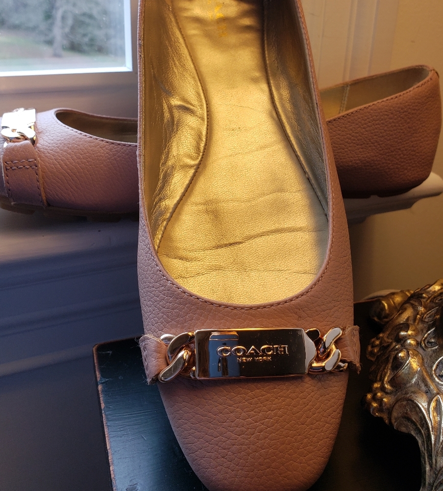 Coach Bianca Leather Flat- gorgeous gold hardware